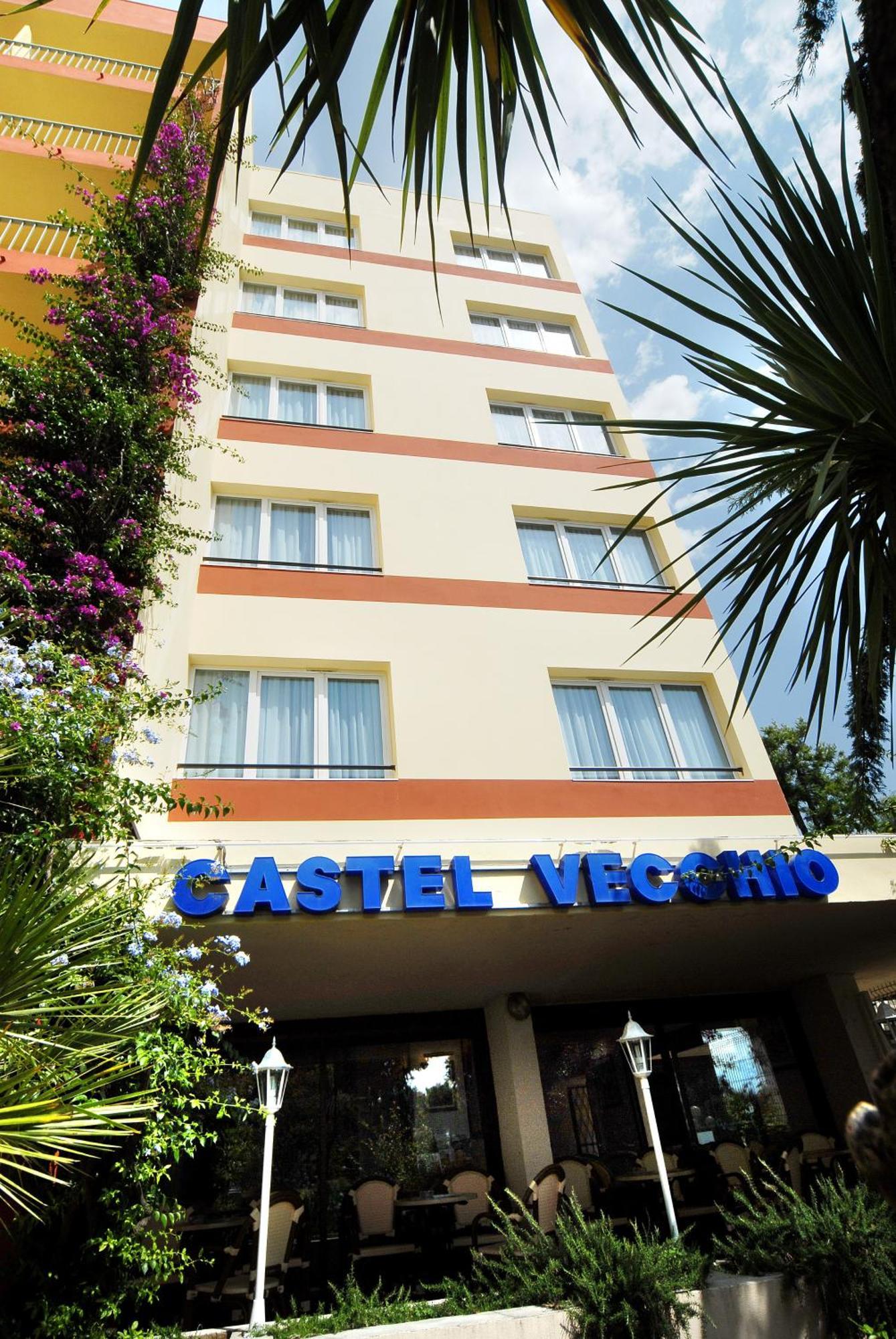 Castel Vecchio Hotel Аячо Екстериор снимка